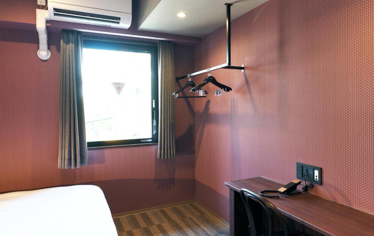 Rakuten STAY Kokura Station Standard Twin Room with counter table Kitakyushu Bagian luar foto