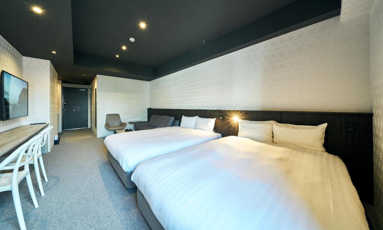 Rakuten STAY Kokura Station Standard Twin Room with counter table Kitakyushu Bagian luar foto