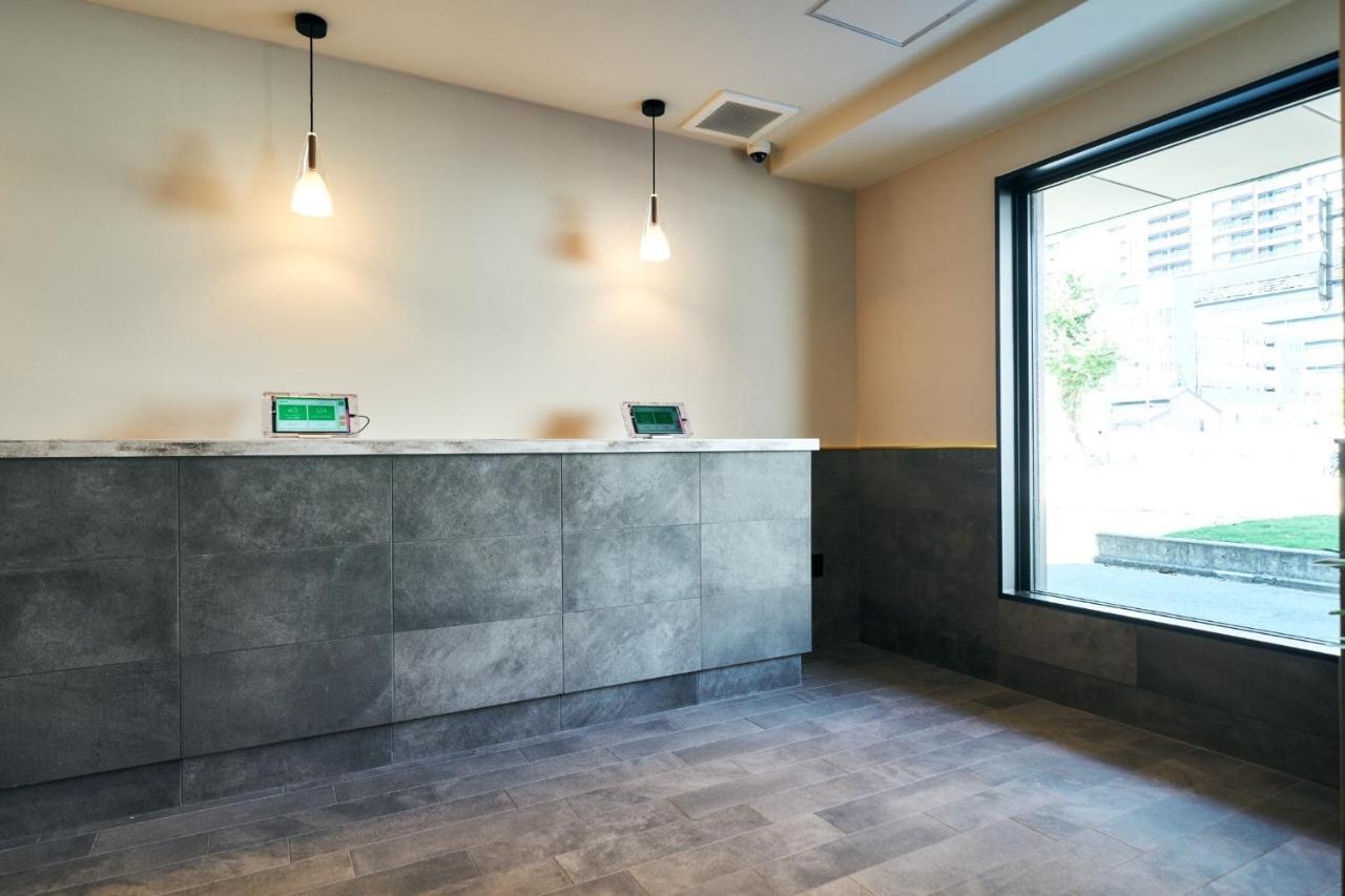Rakuten STAY Kokura Station Standard Twin Room with counter table Kitakyushu Bagian luar foto